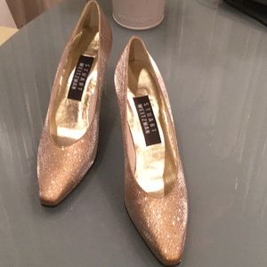 Stuart Weitzman Gold Sparkling pump